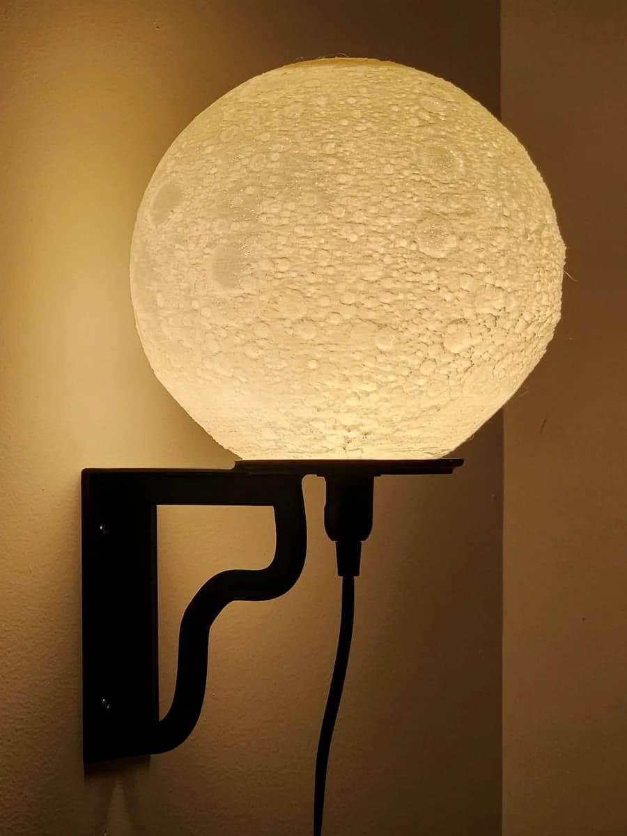 Lampe lune imprimée en 3D