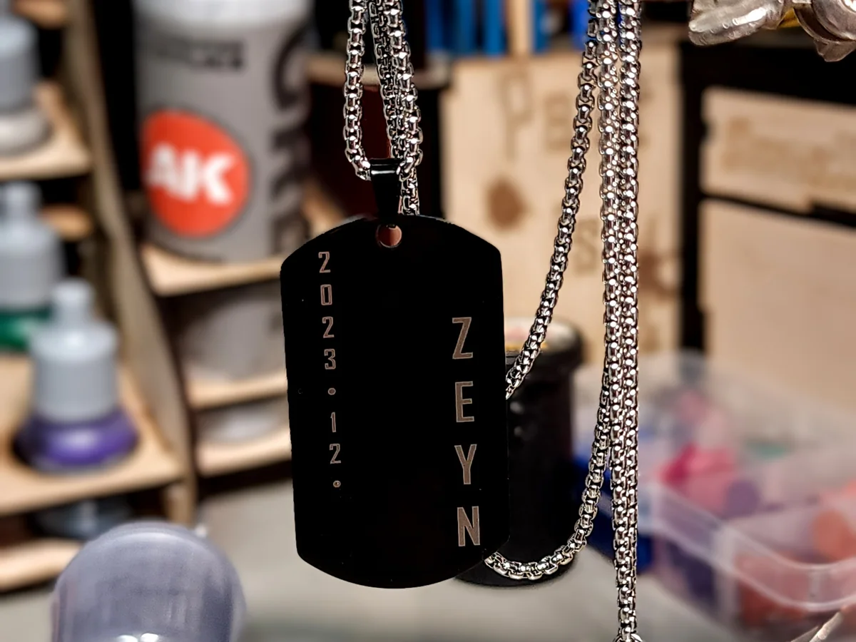 Chaine style militaire gravee — Plaque et chaine argent